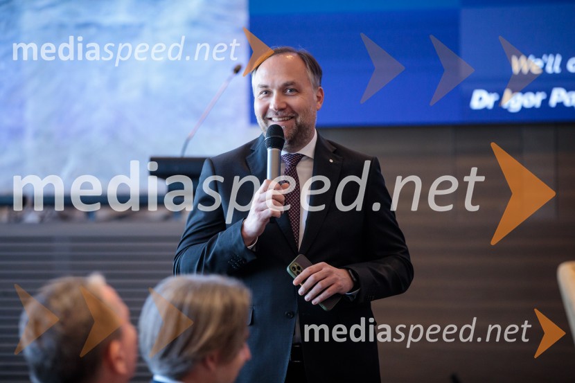  Mart D. Buh, vodja poslovnega razvoja, Britansko-slovenska gospodarska zbornicaČaj z razlogom: Krepitev kapitalskih trgov s pomočjo trajnostne pokojninske reforme