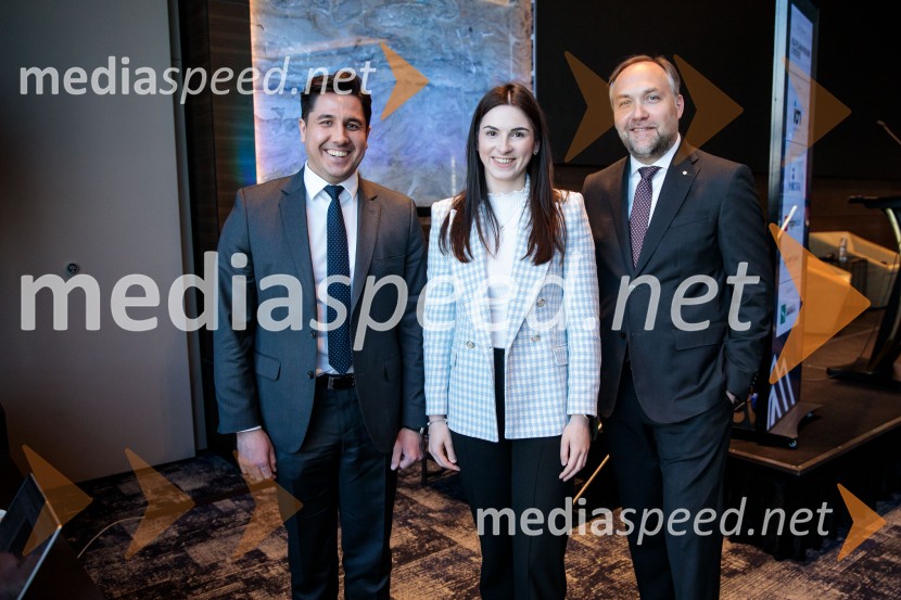  Aljoša Krdžić, partner, odvetniška pisarna Rojs, Peljhan, Prelesnik & partnerj;  Tara Pleško, Britansko-slovenska gospodarska zbornica;  Mart D. Buh, vodja poslovnega razvoja, Britansko-slovenska gospodarska zbornicaČaj z razlogom: Krepitev kapitalskih trgov s pomočjo trajnostne pokojninske reforme