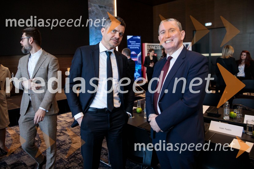 Čaj z razlogom: Krepitev kapitalskih trgov s pomočjo trajnostne pokojninske reforme