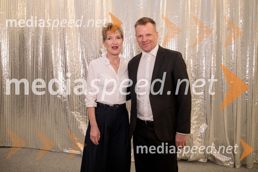  Luka Nabergoj, pomočnik ravnateljice SNG Drama Ljubljana;  Vesna Jurca Tadel, ravnateljica SNG Drama LjubljanaTramvaj Poželenje, premiera v SNG Drama Ljubljana