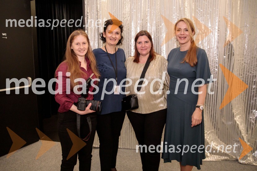  Katja Kodba, fotografinja;  Ema Peruš, vodja abonmajev SNG Drama Ljubljana;  Teja Pelko, novinarka;  Barbara Svetek, vodja službe za marketing SNG Drama LjubljanaTramvaj Poželenje, premiera v SNG Drama Ljubljana