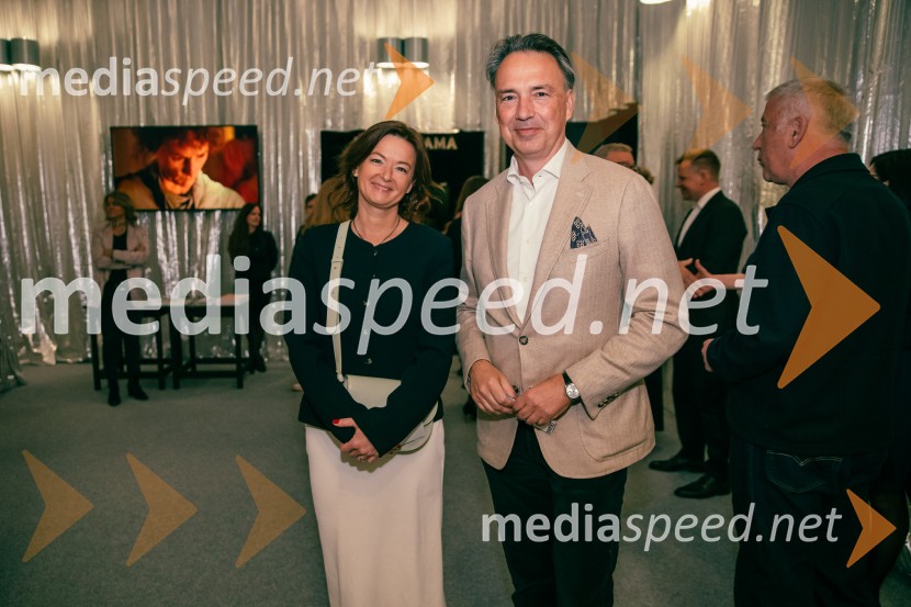  Tanja Fajon, podpredsednica vlade in ministrica za zunanje zadeve;  Tomislav Čizmić, predsednik poslovodstva družbe, Telemach Slovenija d.o.o.Tramvaj Poželenje, premiera v SNG Drama Ljubljana