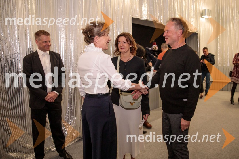  Luka Nabergoj, pomočnik ravnateljice SNG Drama Ljubljana;  Vesna Jurca Tadel, ravnateljica SNG Drama Ljubljana;  Tanja Fajon, podpredsednica vlade in ministrica za zunanje zadeve;  Veit-Ulrich Braun, novinarTramvaj Poželenje, premiera v SNG Drama Ljubljana