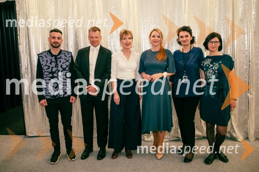  Jernej Pristov, vodja službe za odnose z javnostmi SNG Drama Ljubljana;  Luka Nabergoj, pomočnik ravnateljice SNG Drama Ljubljana;  Vesna Jurca Tadel, ravnateljica SNG Drama Ljubljana;  Barbara Svetek, vodja službe za marketing SNG Drama Ljubljana;  Ema Peruš, vodja abonmajev SNG Drama Ljubljana;  Špela Zorn, vodja programa SNG Drama LjubljanaTramvaj Poželenje, premiera v SNG Drama Ljubljana