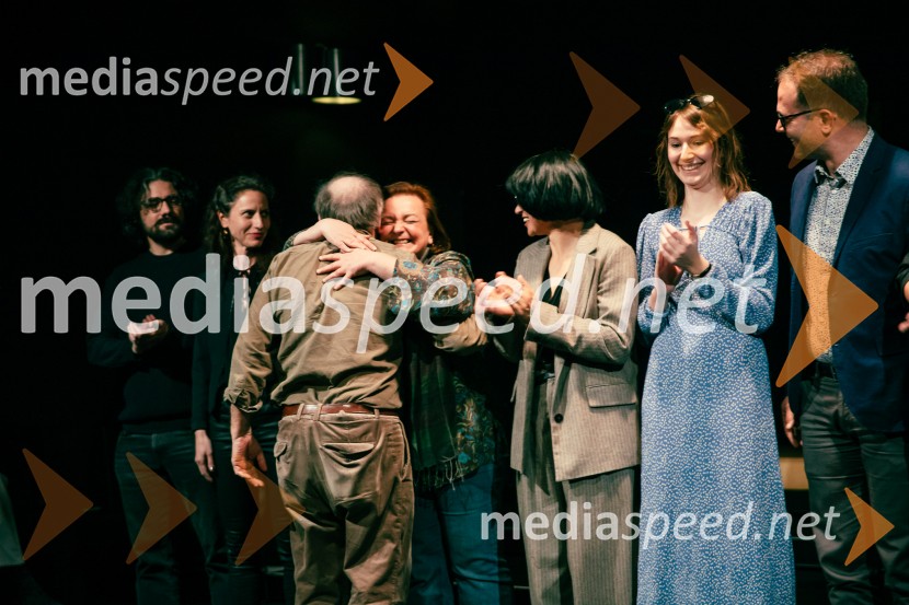  Blaž Gracar;  Nina Šorak, dramaturginja in režiserka;  Tatjana Stanič, lektorica;  Tina Pavlović, kostumografinja;  Nika Šoštarič, študentka dramaturgije;  Rok Andres, dramaturg SNG Drama LjubljanaTramvaj Poželenje, premiera v SNG Drama Ljubljana