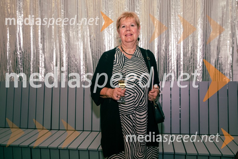  Irena  Butoln, germanistkaTramvaj Poželenje, premiera v SNG Drama Ljubljana