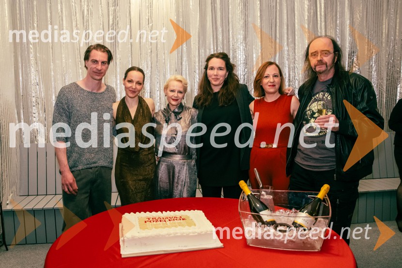  Jure Henigman, igralec;  Iva Babić, igralka;  Polona  Juh, igralka;  Nina Šorak, dramaturginja in režiserka;  Vanja  Plut, igralka;  Matija Rozman, igralecTramvaj Poželenje, premiera v SNG Drama Ljubljana