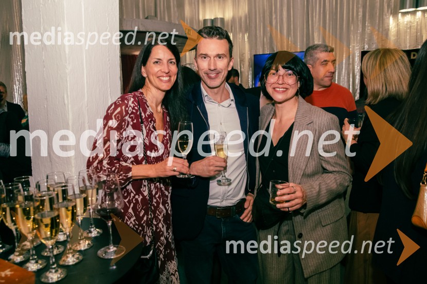  ... ;  ... ;  Tina Pavlović, kostumografinjaTramvaj Poželenje, premiera v SNG Drama Ljubljana