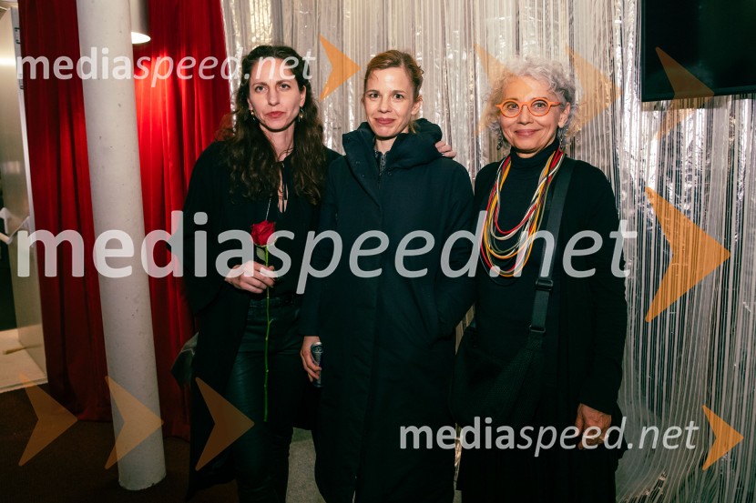  Urša Vidic, scenografinja;  ... ;  Alja  Predan, dramaturginja, prevajalka, urednica, teatrologinjaTramvaj Poželenje, premiera v SNG Drama Ljubljana