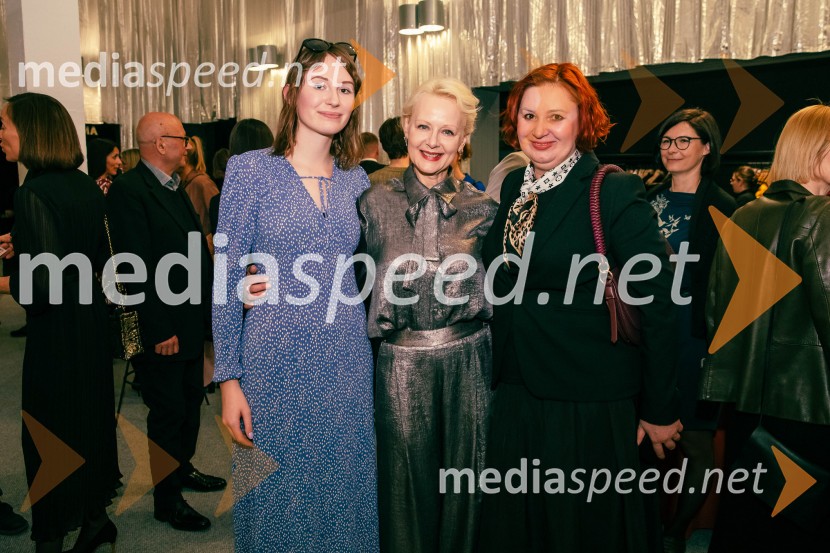  Nika Šoštarič, dramaturginja;  Polona  Juh, igralka;  ... Tramvaj Poželenje, premiera v SNG Drama Ljubljana