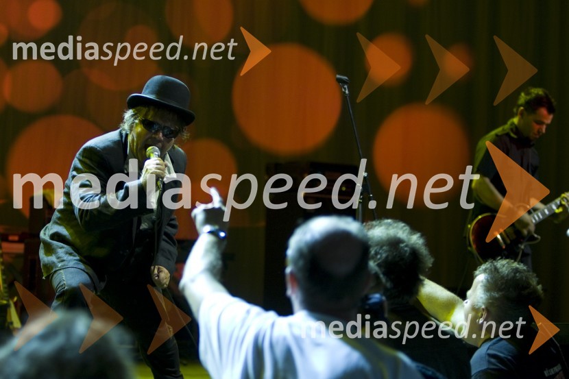 Koncert skupine PankrtiCenter urbane kulture Kino Šiška, otvoritev