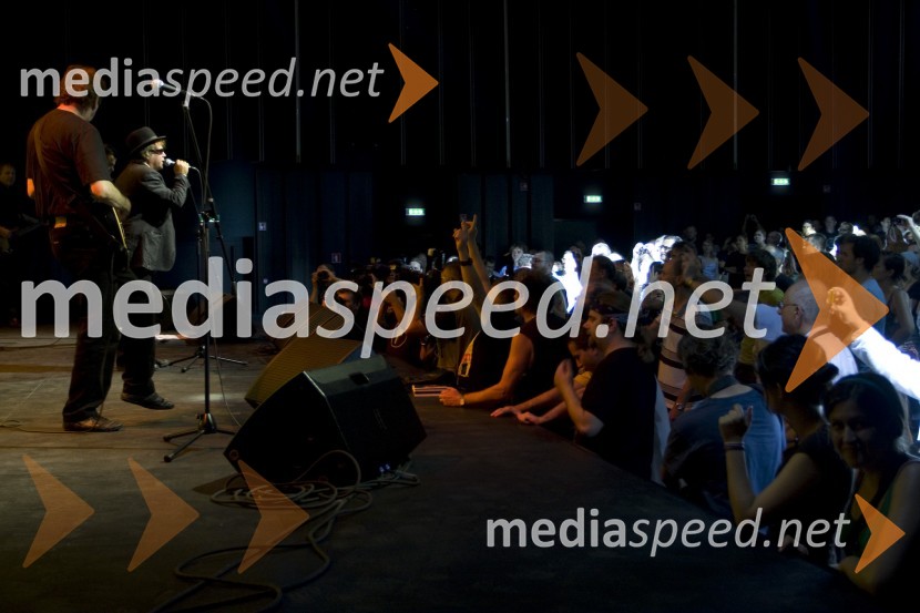 Koncert skupine PankrtiCenter urbane kulture Kino Šiška, otvoritev