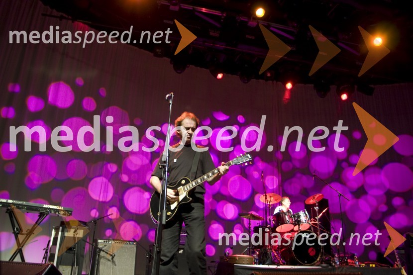 Koncert skupine PankrtiCenter urbane kulture Kino Šiška, otvoritev