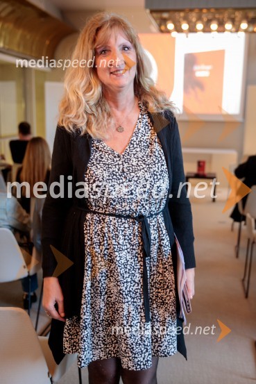 dr. Vesna Mikolič, predsednica strokovnega sveta Zlati kamenPredstavitev knjige Ogenj Aleša Štegerja