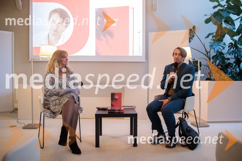 dr. Vesna Mikolič, predsednica strokovnega sveta Zlati kamen;  Aleš Šteger, pesnik, pisateljPredstavitev knjige Ogenj Aleša Štegerja