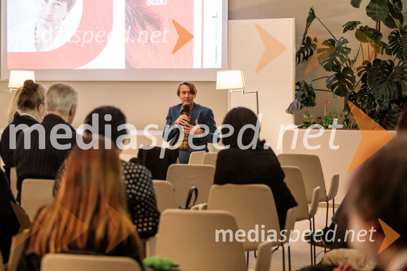  Aleš Šteger, pesnik, pisateljPredstavitev knjige Ogenj Aleša Štegerja