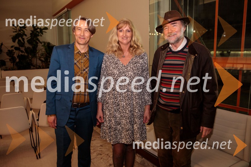  Aleš Šteger, pesnik, pisatelj; dr. Vesna Mikolič, predsednica strokovnega sveta Zlati kamen;  Boris A. Novak, pesnik, pisatelj, prevajalecPredstavitev knjige Ogenj Aleša Štegerja