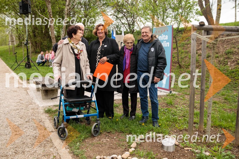 ... ;  Alenka Petkovšek, predsednica Zveze Anita Ogulin;  ... ;  Zoran Janković, župan, Mestna občina LjubljanaSpominska tabla v čast Aniti Ogulin ob Poti spominov in tovarištva