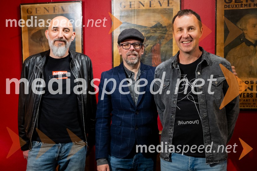  Robert Firer - Fiki, prvi član dueta Mi2;  Matej Krajnc, kantavtor, pisatelj in urednik;  Jernej Dirnbek - Dimek, skupina MI2Skupina Mi2 izdala vinilno ploščo Črtica