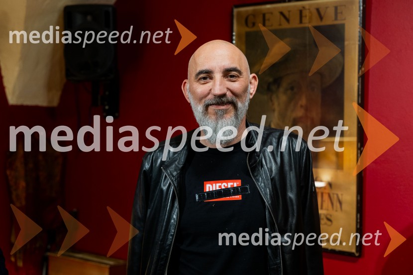  Robert Firer - Fiki, prvi član dueta Mi2Skupina Mi2 izdala vinilno ploščo Črtica