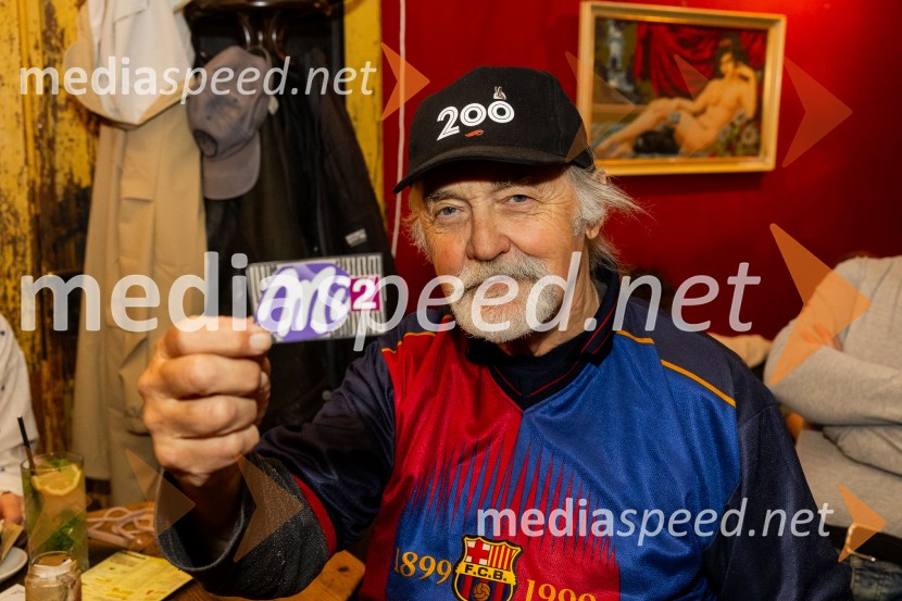  Dragan  Bulič, glasbeni urednikSkupina Mi2 izdala vinilno ploščo Črtica