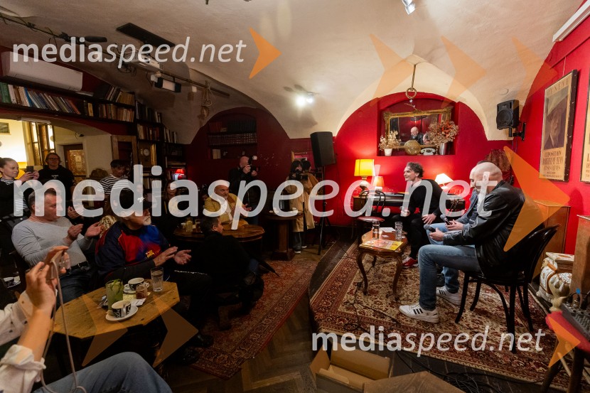 Skupina Mi2 izdala vinilno ploščo Črtica