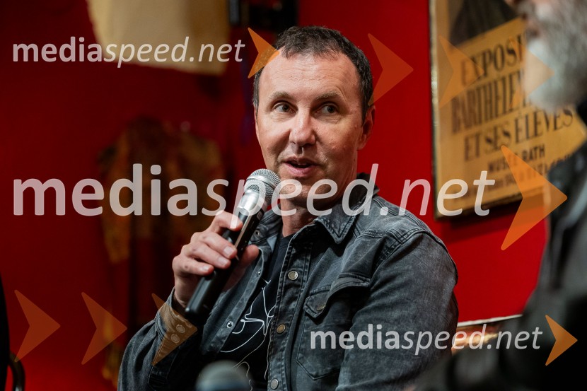  Jernej Dirnbek - Dimek, skupina MI2Skupina Mi2 izdala vinilno ploščo Črtica