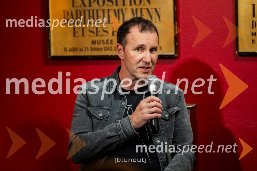  Jernej Dirnbek - Dimek, skupina MI2Skupina Mi2 izdala vinilno ploščo Črtica