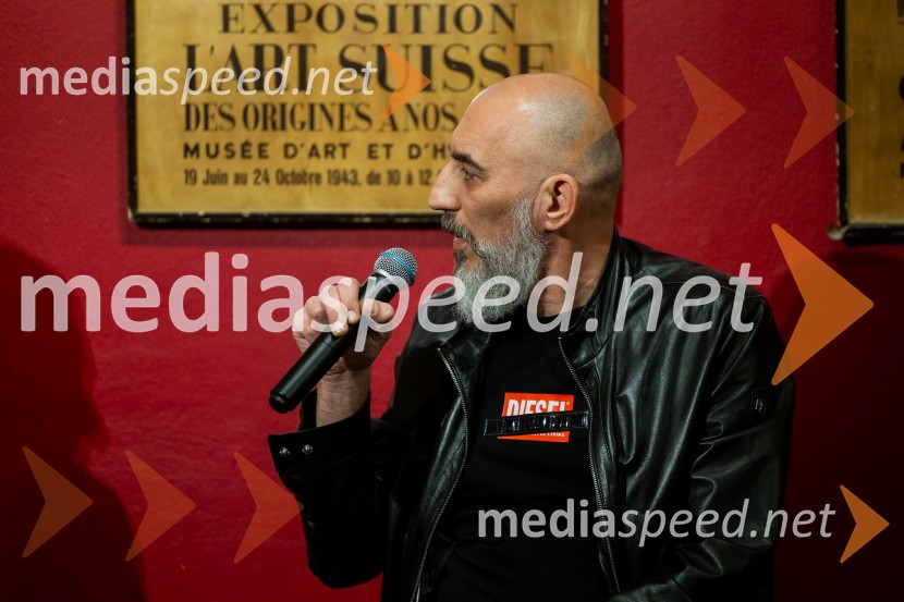  Robert Firer - Fiki, prvi član dueta Mi2Skupina Mi2 izdala vinilno ploščo Črtica