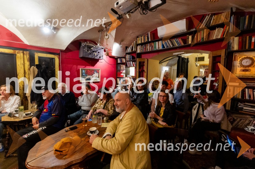 Skupina Mi2 izdala vinilno ploščo Črtica