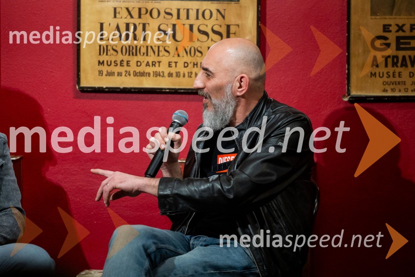  Robert Firer - Fiki, prvi član dueta Mi2Skupina Mi2 izdala vinilno ploščo Črtica