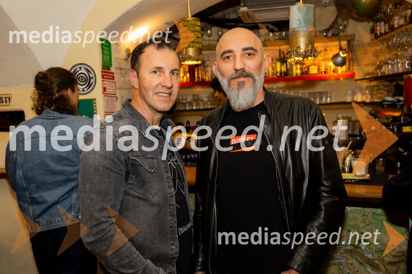  Jernej Dirnbek - Dimek, skupina MI2;  Robert Firer - Fiki, prvi član dueta Mi2Skupina Mi2 izdala vinilno ploščo Črtica