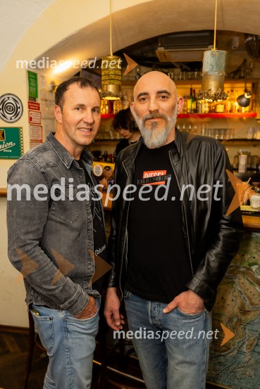  Jernej Dirnbek - Dimek, skupina MI2;  Robert Firer - Fiki, prvi član dueta Mi2Skupina Mi2 izdala vinilno ploščo Črtica