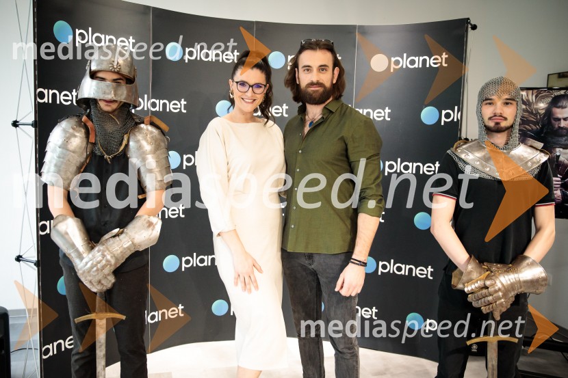  Sandra  Ezgeta Jurišić, vodja marketinga in PR, Planet TV;  Kádár L. Gellért, igralecKrokarjev vzpon, vrhunska zgodovinska serija prihaja na Planet