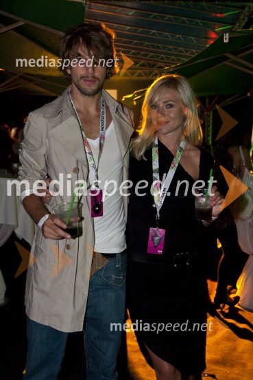 Aljoša Bagola, kreativni direktor agencije Pristop in Katarina Čas, voditeljica dogodka6. dobrodelni Žur z razlogom