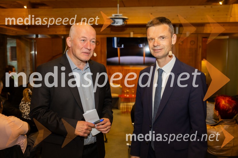  Ali Žerdin, novinar in urednik, Sobotna priloga Dela; dr.  Marko Bošnjak, predsednik Evropskega sodišča za človekove praviceIskrivo v živo: dr. Marko Bošnjak v pogovoru z dr. Alijem Žerdinom