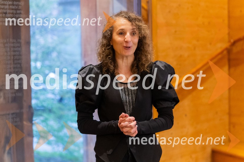  Polona Lovšin, vodja komunikacij, Riko d.o.o.Iskrivo v živo: dr. Marko Bošnjak v pogovoru z dr. Alijem Žerdinom