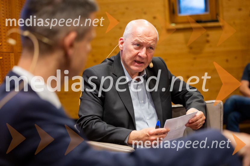  Ali Žerdin, novinar in urednik, Sobotna priloga DelaIskrivo v živo: dr. Marko Bošnjak v pogovoru z dr. Alijem Žerdinom