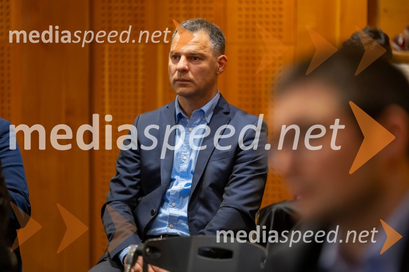 Iskrivo v živo: dr. Marko Bošnjak v pogovoru z dr. Alijem Žerdinom