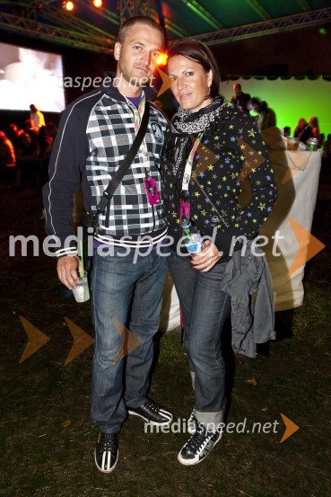 Marko Stošič, vodja marketinga pri potovalni agenciji Collegium Mondial Travel d.o.o. z ženo6. dobrodelni Žur z razlogom