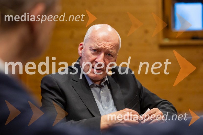  Ali Žerdin, novinar in urednik, Sobotna priloga DelaIskrivo v živo: dr. Marko Bošnjak v pogovoru z dr. Alijem Žerdinom