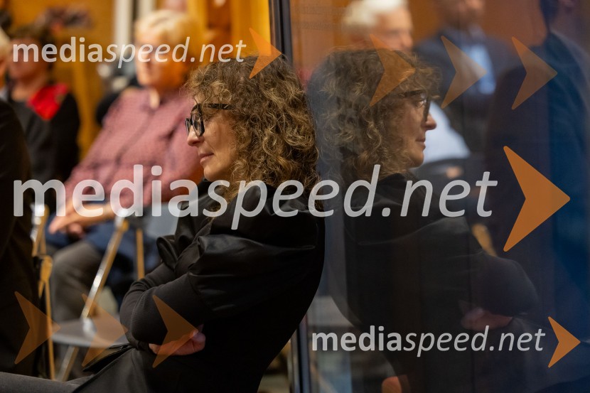  Polona Lovšin, vodja komunikacij, Riko d.o.o.Iskrivo v živo: dr. Marko Bošnjak v pogovoru z dr. Alijem Žerdinom