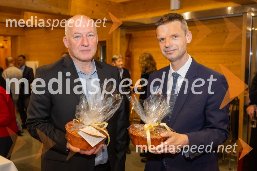  Ali Žerdin, novinar in urednik, Sobotna priloga Dela; dr.  Marko Bošnjak, predsednik Evropskega sodišča za človekove praviceIskrivo v živo: dr. Marko Bošnjak v pogovoru z dr. Alijem Žerdinom