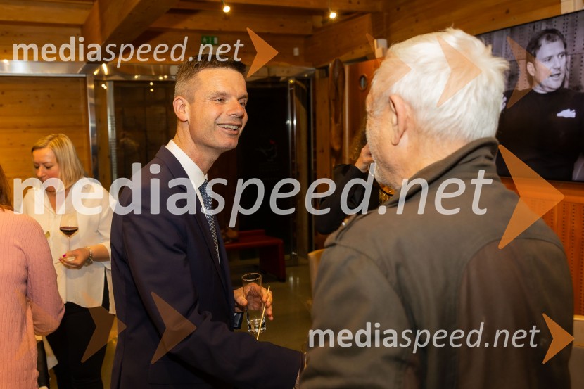 dr.  Marko Bošnjak, predsednik Evropskega sodišča za človekove pravice;  ... Iskrivo v živo: dr. Marko Bošnjak v pogovoru z dr. Alijem Žerdinom