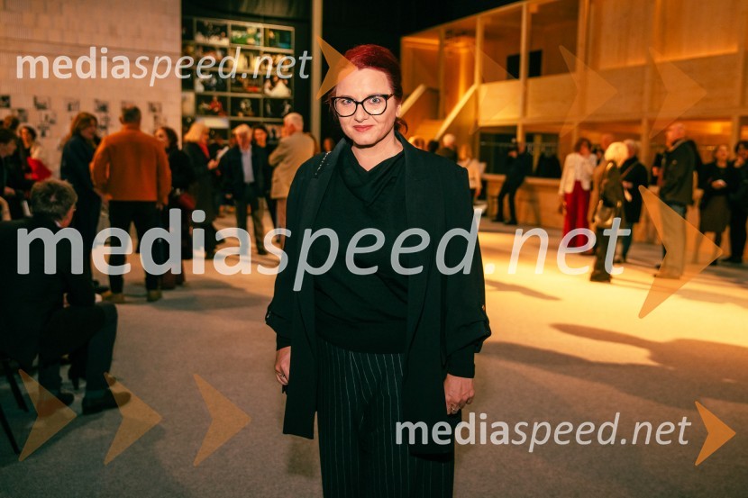  Tamara LangusZdravnica, premiera v SNG Drama Ljubljana