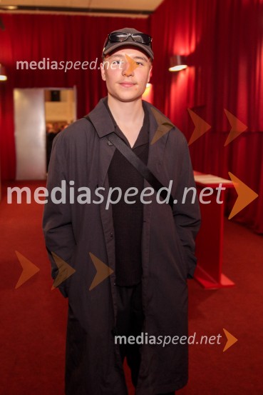  Svit ŠturbejZdravnica, premiera v SNG Drama Ljubljana