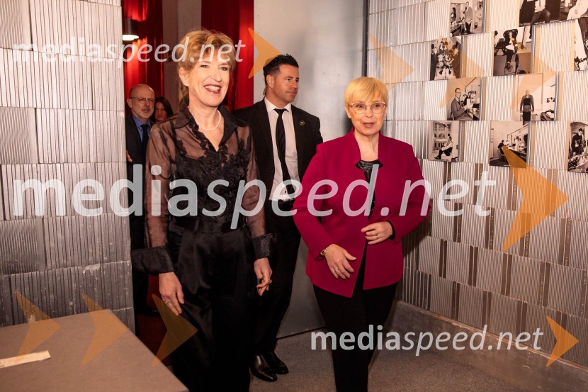  Vesna Jurca Tadel, ravnateljica SNG Drama Ljubljana; dr. Nataša Pirc Musar, predsednica Republike SlovenijeZdravnica, premiera v SNG Drama Ljubljana