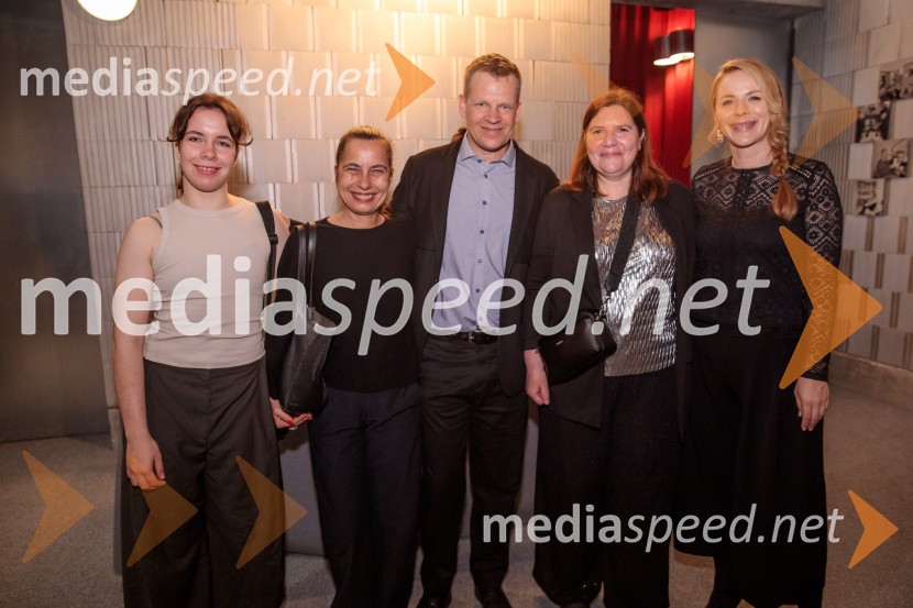  ... ;  ... ;  Luka Nabergoj, pomočnik ravnateljice SNG Drama Ljubljana;  Teja Pelko, novinarka;  Barbara Svetek, vodja službe za marketing SNG Drama LjubljanaZdravnica, premiera v SNG Drama Ljubljana