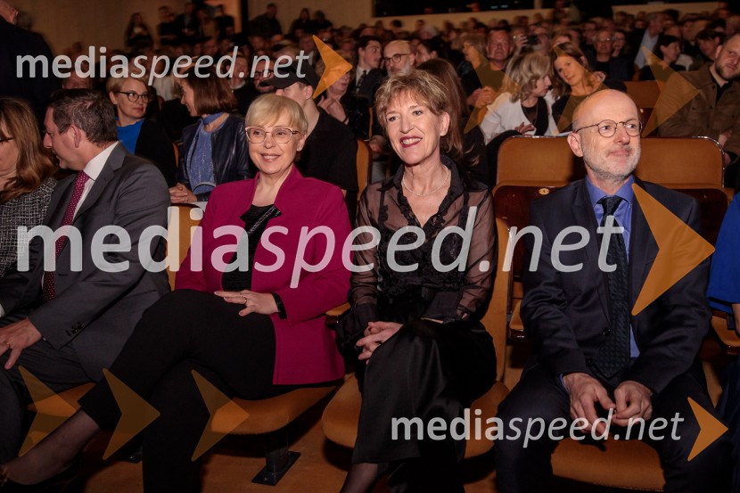 dr. Nataša Pirc Musar, predsednica Republike Slovenije;  Vesna Jurca Tadel, ravnateljica SNG Drama Ljubljana;  Boštjan  TadelZdravnica, premiera v SNG Drama Ljubljana