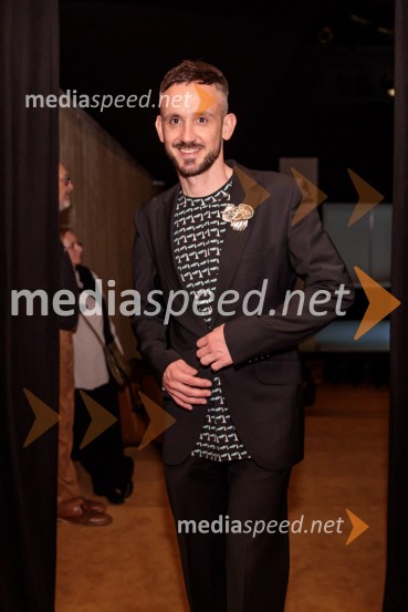  Jernej Pristov, vodja službe za odnose z javnostmi SNG Drama LjubljanaZdravnica, premiera v SNG Drama Ljubljana